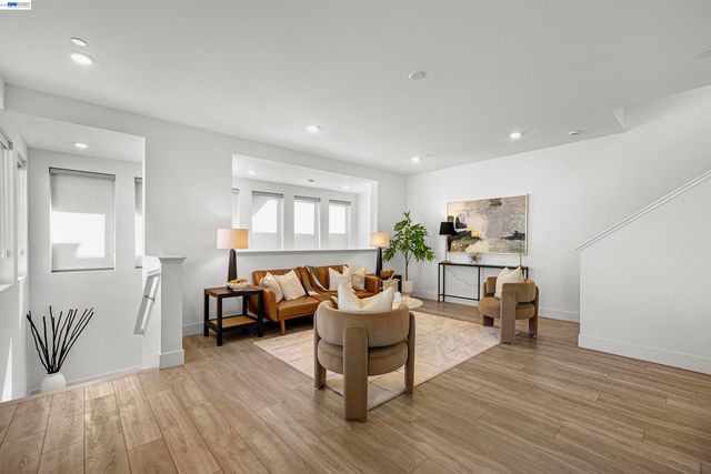 5767 Iron Horse Pkwy D, Dublin, CA 94568