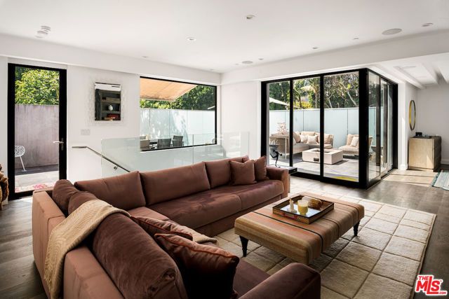 732 Huntley Drive 1, West Hollywood, CA 90069