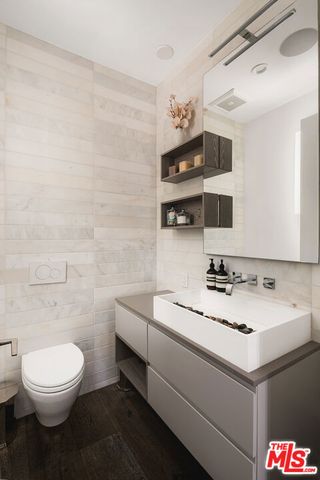 732 Huntley Drive 1, West Hollywood, CA 90069