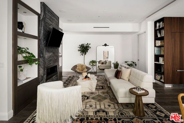 732 Huntley Drive 1, West Hollywood, CA 90069