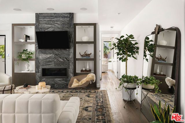 732 Huntley Drive 1, West Hollywood, CA 90069
