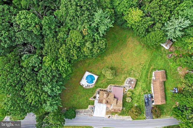 1250 NEW RD, Orrtanna, PA 17353