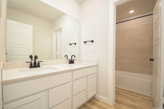 5935 W Hausman Rd Unit 26, San Antonio, TX 78249