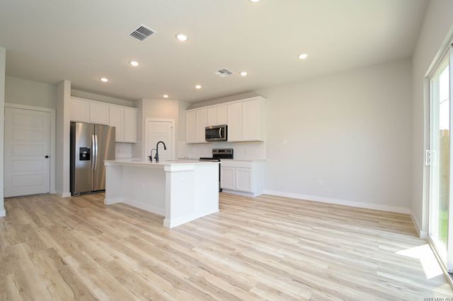 5935 W Hausman Rd Unit 26, San Antonio, TX 78249
