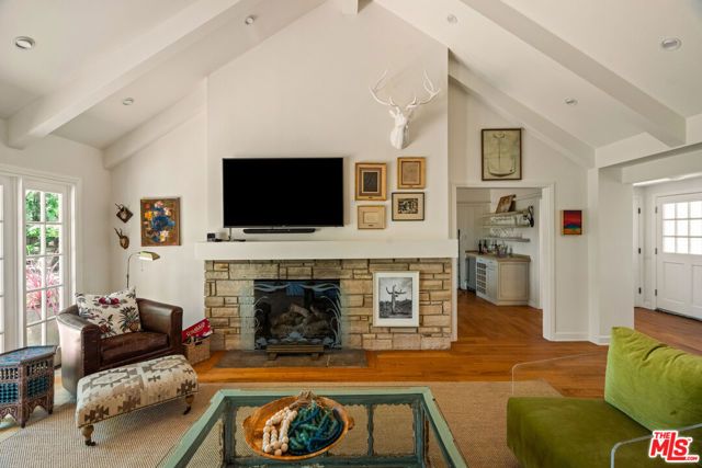2224 Linda Flora Drive, Los Angeles, CA 90077