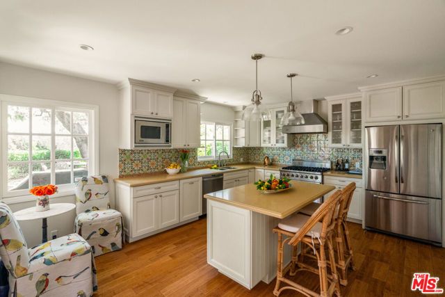 2224 Linda Flora Drive, Los Angeles, CA 90077