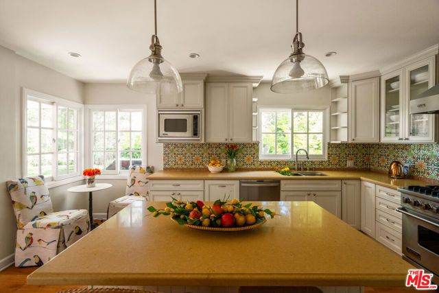 2224 Linda Flora Drive, Los Angeles, CA 90077