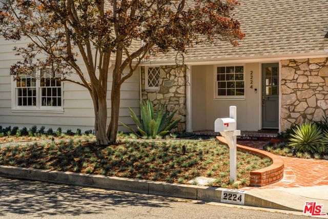 2224 Linda Flora Drive, Los Angeles, CA 90077