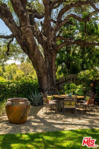 2224 Linda Flora Drive, Los Angeles, CA 90077