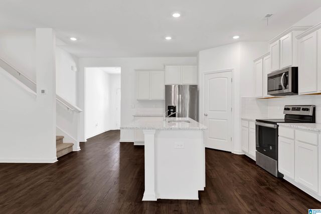 824 VALLEY CIRCLE, Leeds, AL 35094