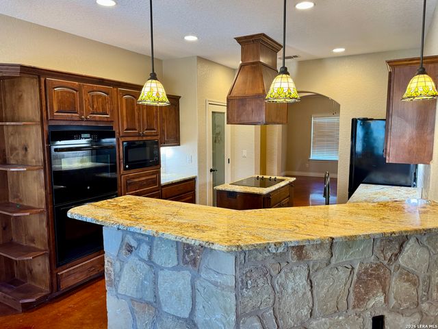 1351 Heritage HL, Canyon Lake, TX 78133