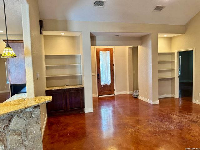 1351 Heritage HL, Canyon Lake, TX 78133