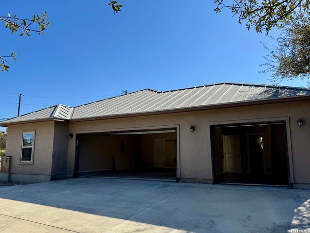 1351 Heritage HL, Canyon Lake, TX 78133