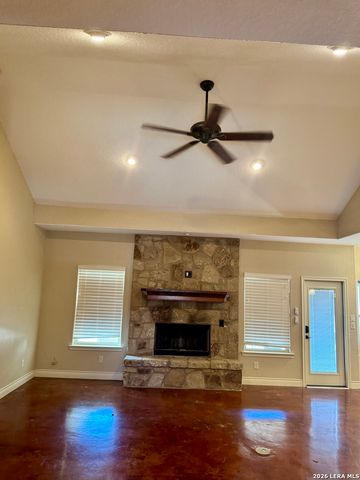 1351 Heritage HL, Canyon Lake, TX 78133