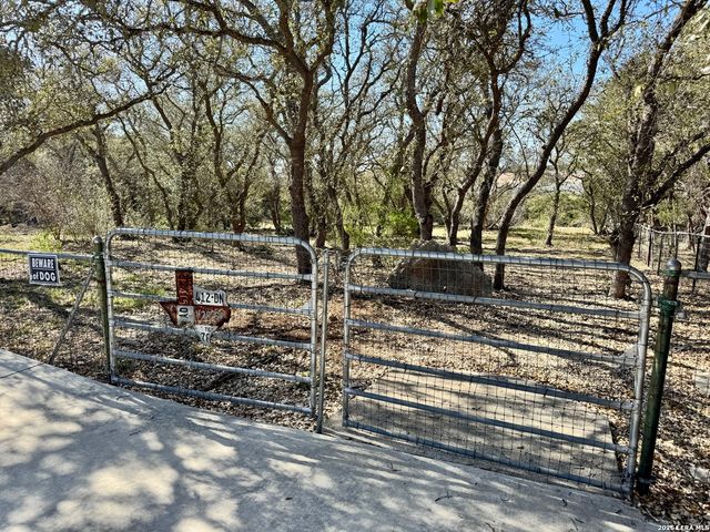 1351 Heritage HL, Canyon Lake, TX 78133