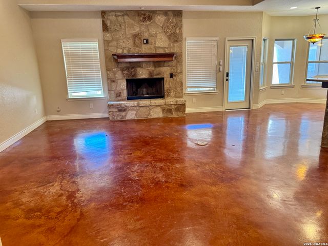 1351 Heritage HL, Canyon Lake, TX 78133