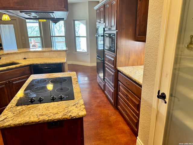1351 Heritage HL, Canyon Lake, TX 78133