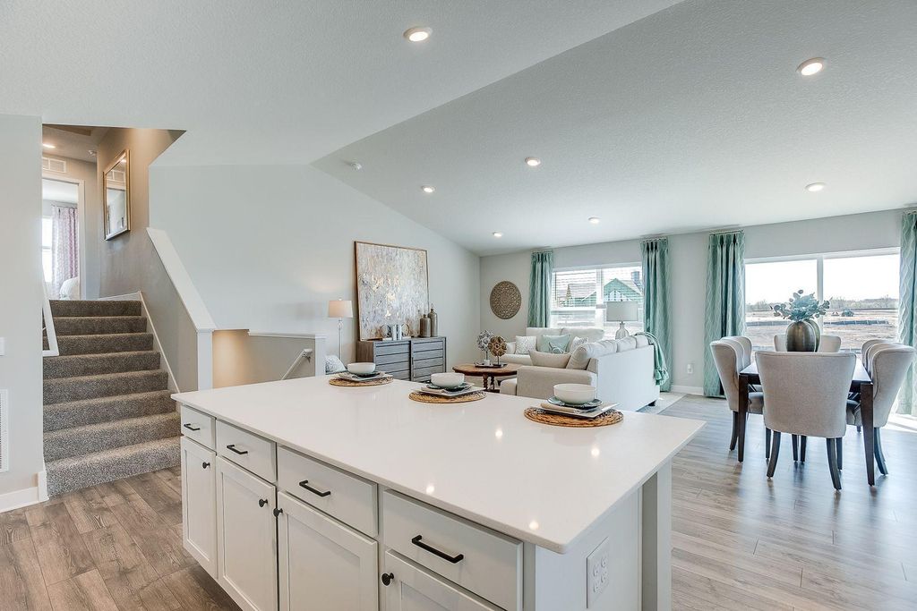 17365 Dulles Lane, Lakeville, MN 55044