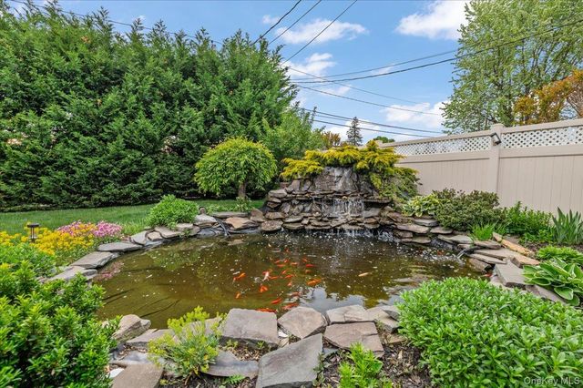 10 Peter Road, Hicksville, NY 11801