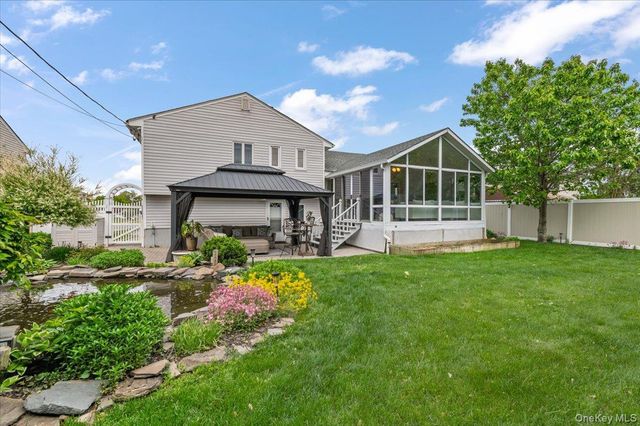 10 Peter Road, Hicksville, NY 11801