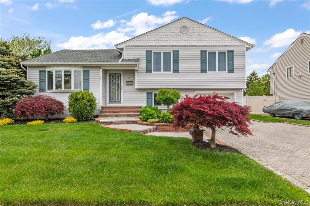 10 Peter Road, Hicksville, NY 11801