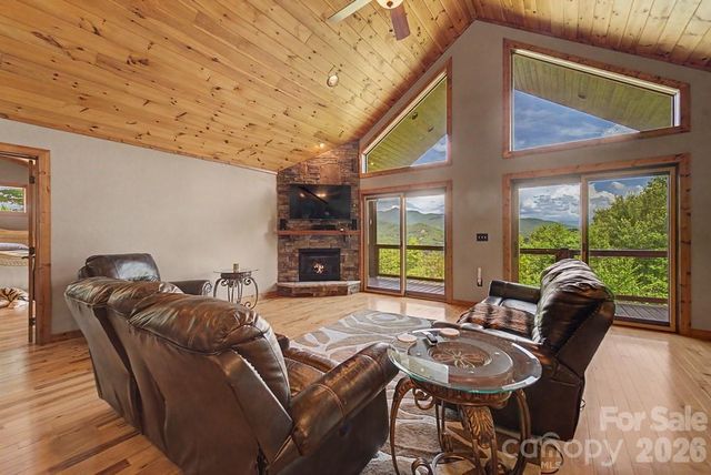 346 Torwood Lane, Whittier, NC 28789