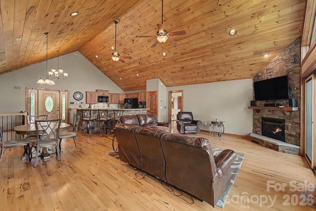 346 Torwood Lane, Whittier, NC 28789