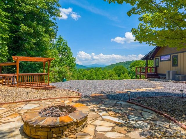346 Torwood Lane, Whittier, NC 28789