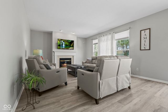 314 Fairfax Lane, Greenwood, IN 46142