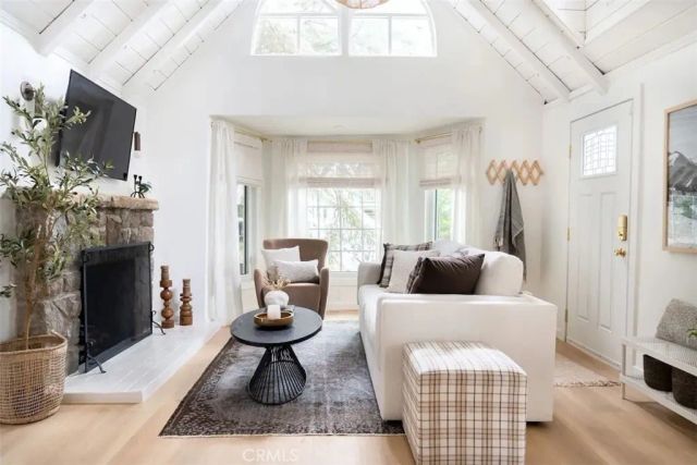 810 Sierra Vista, Twin Peaks, CA 92391
