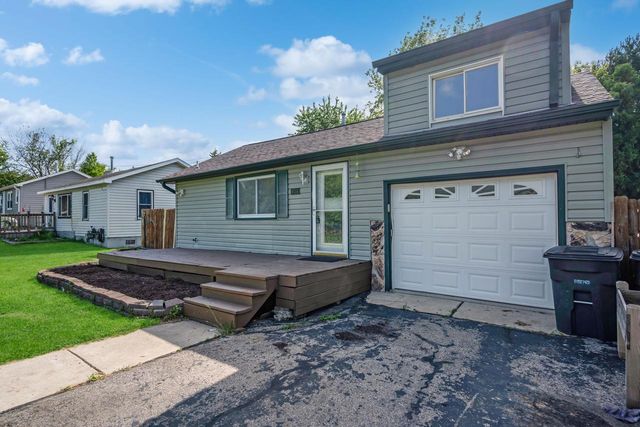6114 245th AVENUE, Salem, WI 53168