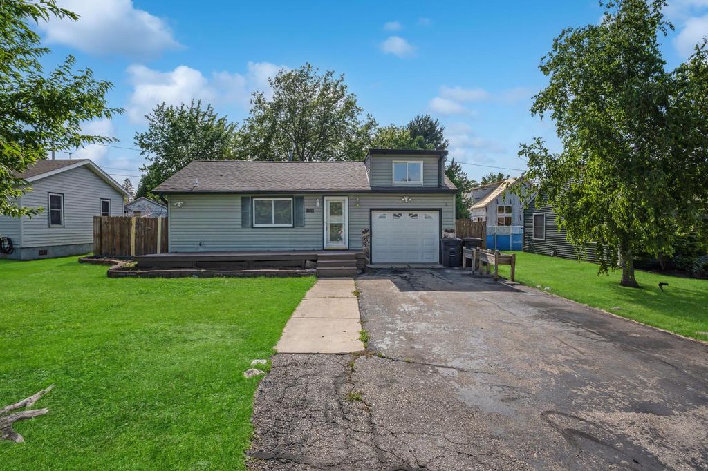 6114 245th AVENUE, Salem, WI 53168