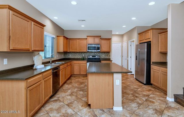 2157 W SCULLY Drive, Phoenix, AZ 85023