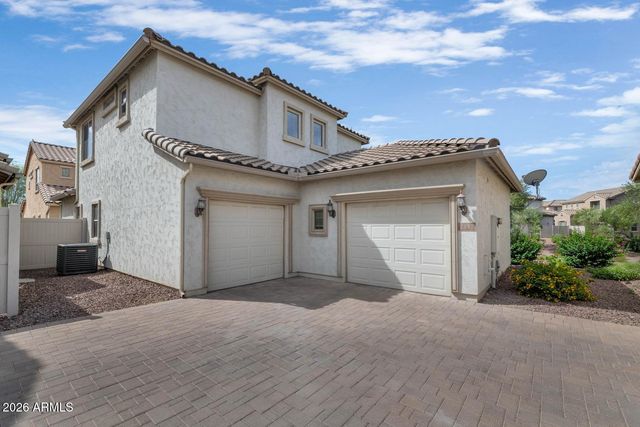 2157 W SCULLY Drive, Phoenix, AZ 85023