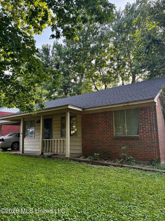 8301 Whitehead Drive, Southaven, MS 38671 — exterior