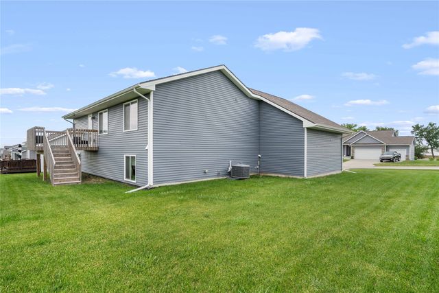 1813 NW 8th Street, Grimes, IA 50111