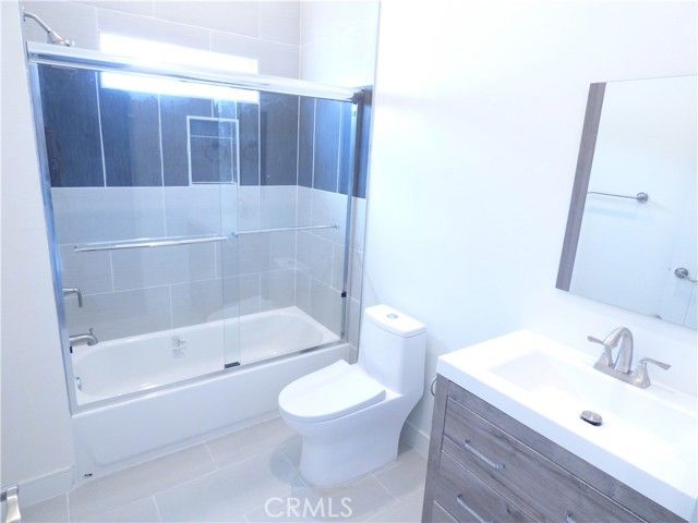 1923 Holly Drive, Los Angeles, CA 90068