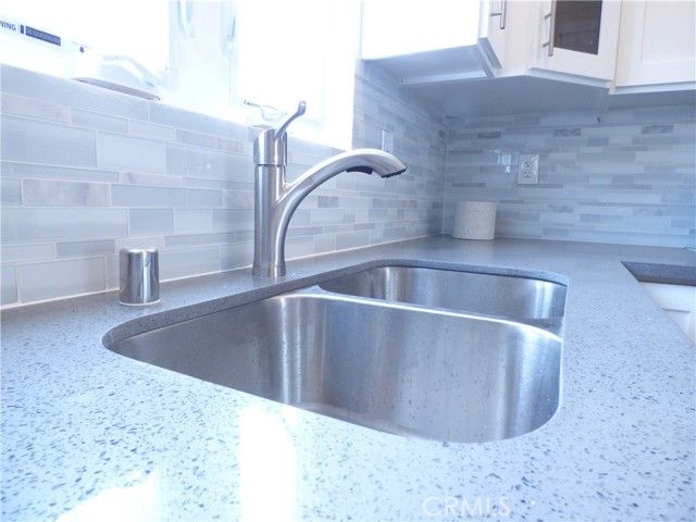 1923 Holly Drive, Los Angeles, CA 90068