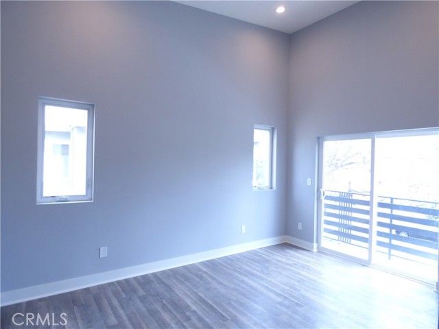 1923 Holly Drive, Los Angeles, CA 90068