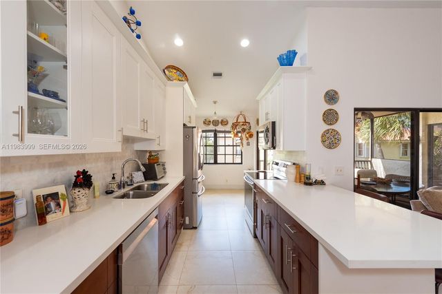 3212 Arbor Lane 2407, Hollywood, FL 33021