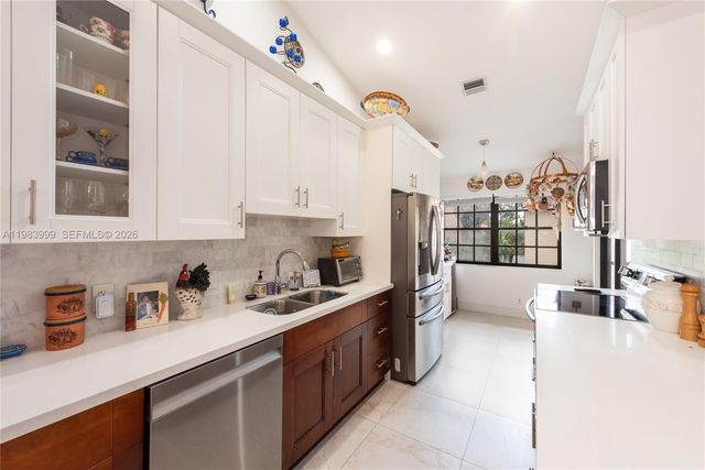 3212 Arbor Lane 2407, Hollywood, FL 33021