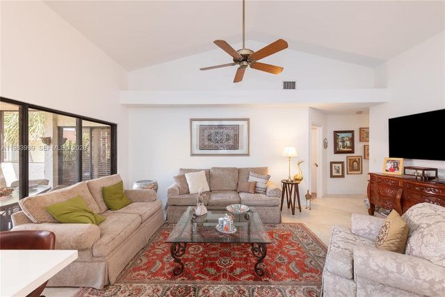 3212 Arbor Lane 2407, Hollywood, FL 33021