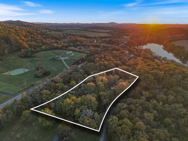 31 Volunteer Cir, Carthage, TN 37030