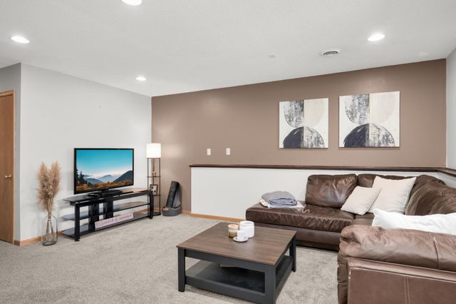 201 13th Street, Farmington, MN 55024