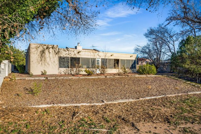 713 Lee Trevino Drive, Rio Communities, NM 87002