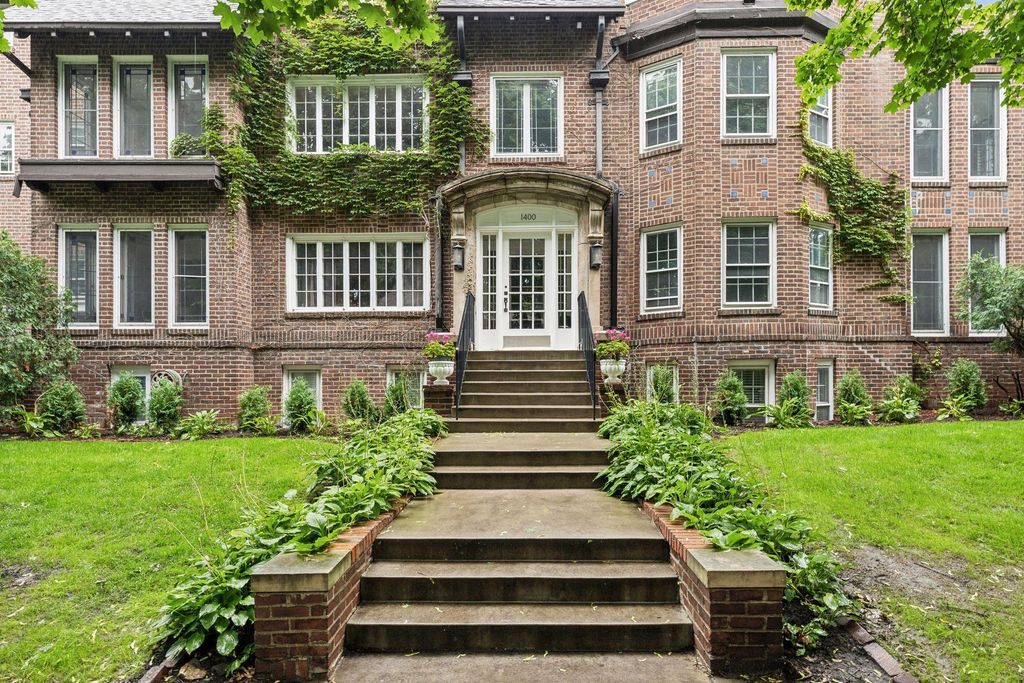 1820 Girard Avenue S 1, Minneapolis, MN 55403 — photo 2