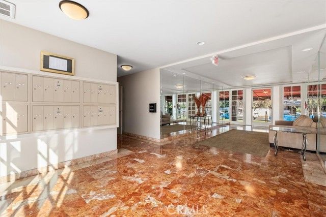 4487 Colbath 101, Sherman Oaks, CA 91423