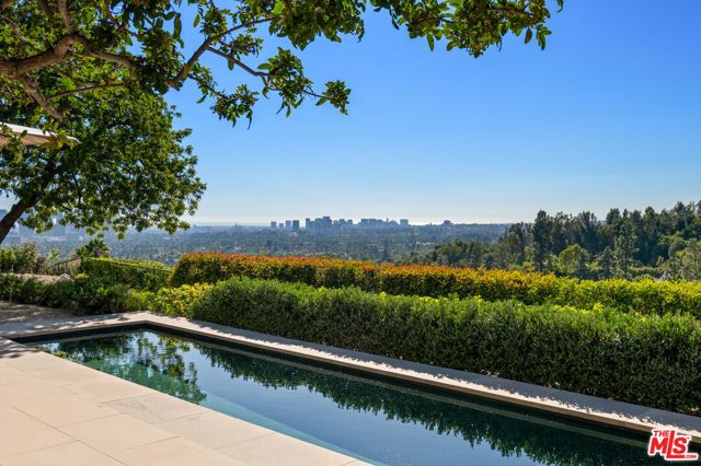 1016 N Hillcrest Road, Beverly Hills, CA 90210