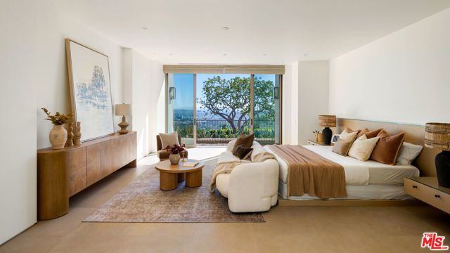 1016 N Hillcrest Road, Beverly Hills, CA 90210