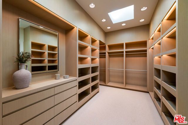 1016 N Hillcrest Road, Beverly Hills, CA 90210